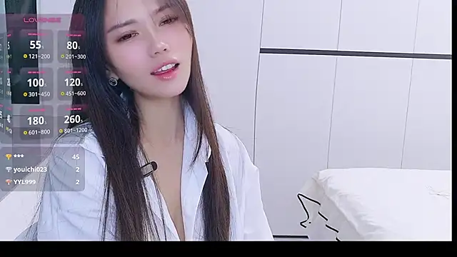 MOLi-ooo live cam on StripChat