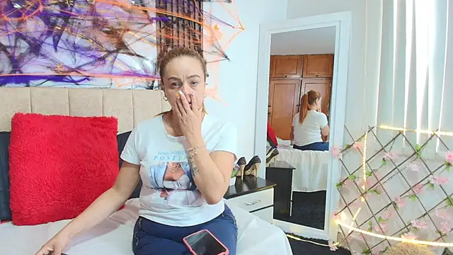 cristalwalker__ live cam preview