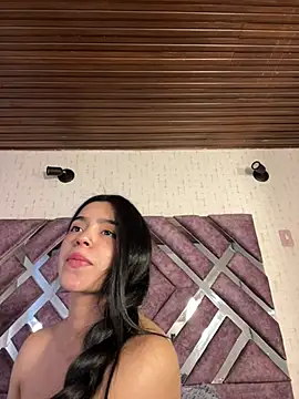 LunaMoore_Pink