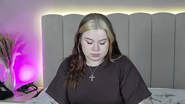 EvaBlunnsh_ live cam preview