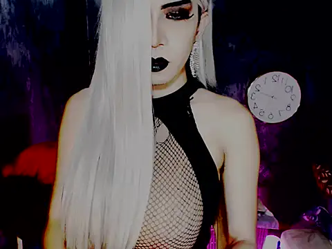 MistressPaola live cam on StripChat