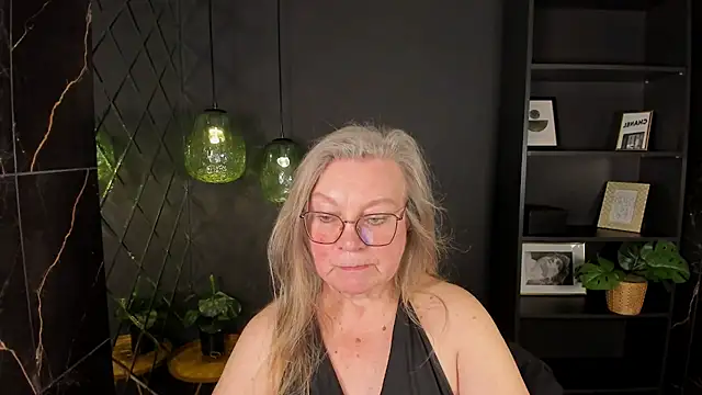 NataliMellow live cam on StripChat