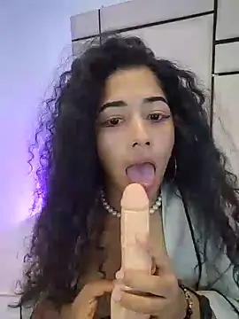 MiiaKiss live cam preview
