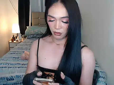 loveasianjhaine24 live cam on StripChat
