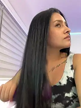 AriTrueLove live cam preview