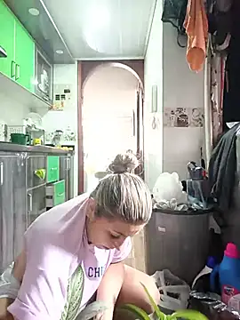 maynor_1998 live cam preview