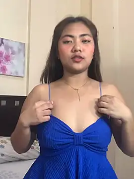 YaraSmith live cam on StripChat