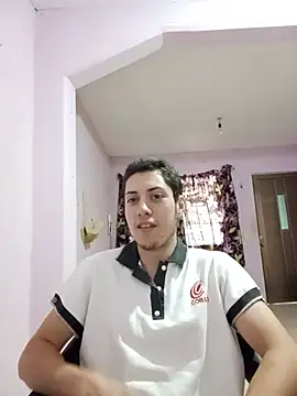 Carlitos7381 live cam on StripChat