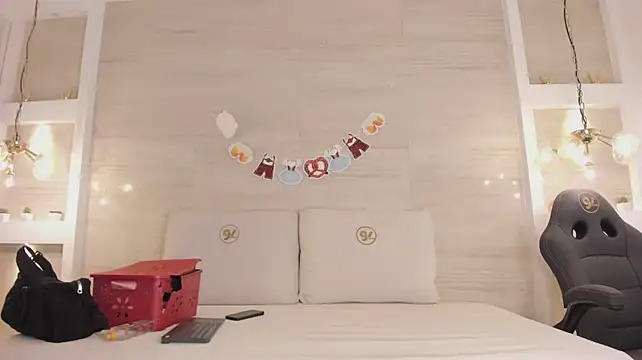 chloe_murray webcam