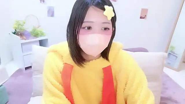 Hinata_Sun live cam on StripChat
