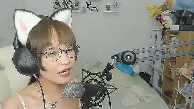 NeKo-nEk0-niI live cam on StripChat