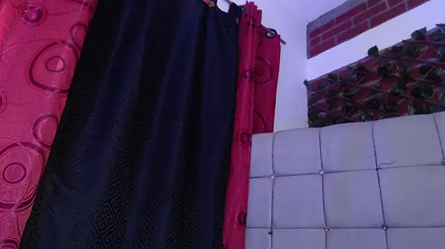charlotte_brawn live cam preview