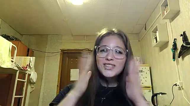 millywo live cam preview