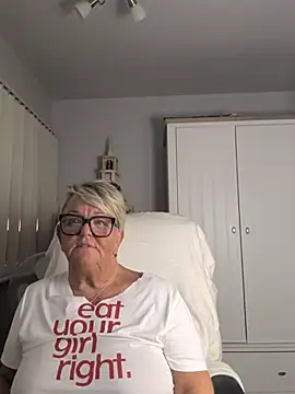 Bridget-valentine live cam preview