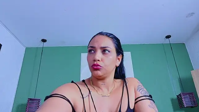 Slutty_hugetits