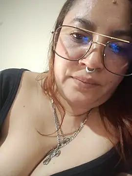 samm_curvy