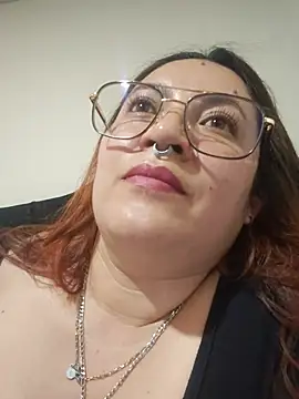 samm_curvy
