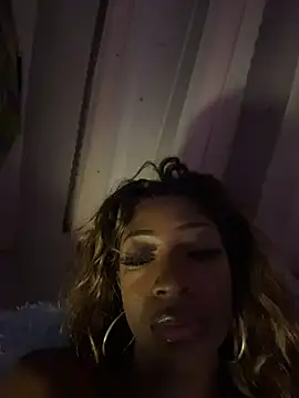 Nina_Velveta