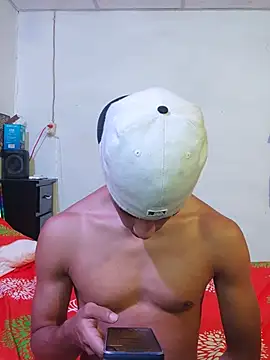 Dennis_Lupers live cam on StripChat