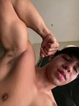 Alejandrososas live cam on StripChat