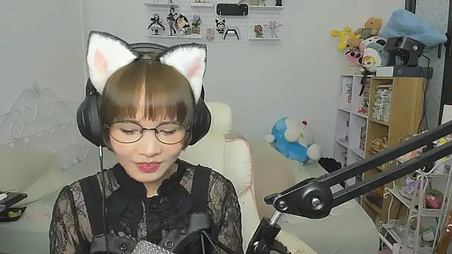 NeKo-nEk0-niI live cam on StripChat