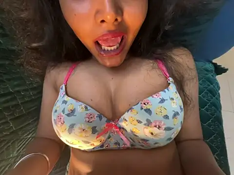 aura1997 live cam on StripChat