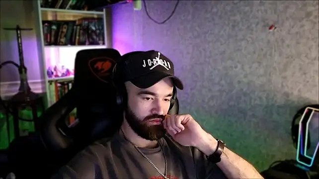 _Serious_Man live cam preview