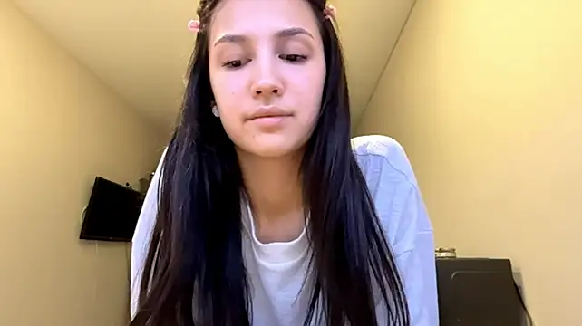 MarinaTuray live cam preview