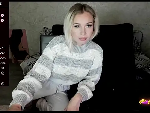 Stella__Cox