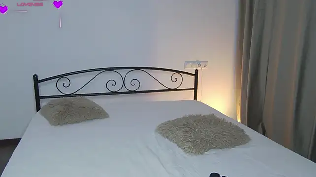 AlexsisFaee live cam preview