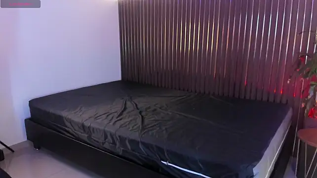 HoneyMilf_