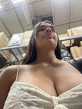 BellaLeclair_