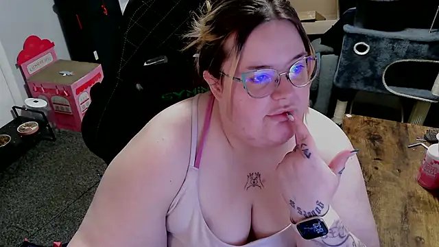 BBW-QUEENIE