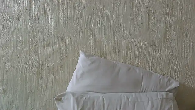 xxTheeBaddest live cam preview