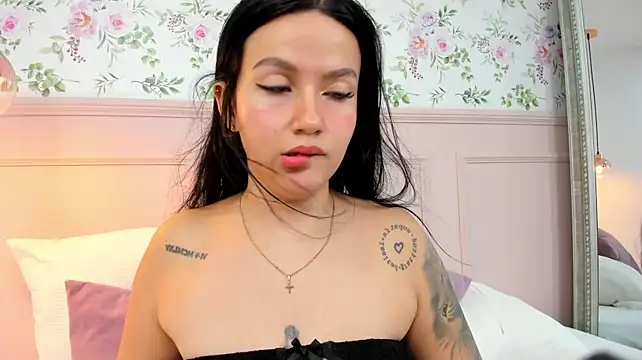 emma_rose29 webcam