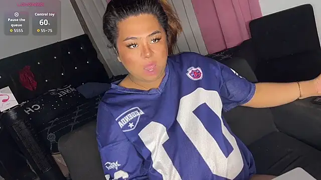 YourWildestFantasyxxx live cam on StripChat