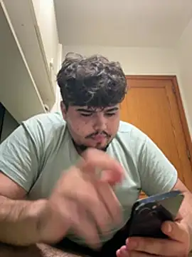 Yannick04 live sex cam