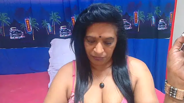 INDIANFUSION live cam on StripChat