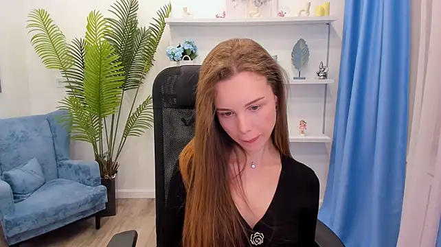 MileyWings live cam on StripChat