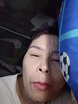 Kiki_sexyy live cam on StripChat