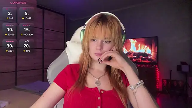 CocoonedMangrove live cam on StripChat