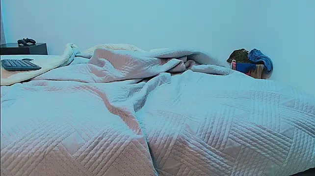 thomas_gun live cam on StripChat