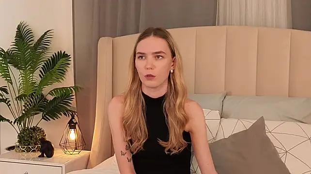 nikkiryx (F young) - I'll send you a hot photo.