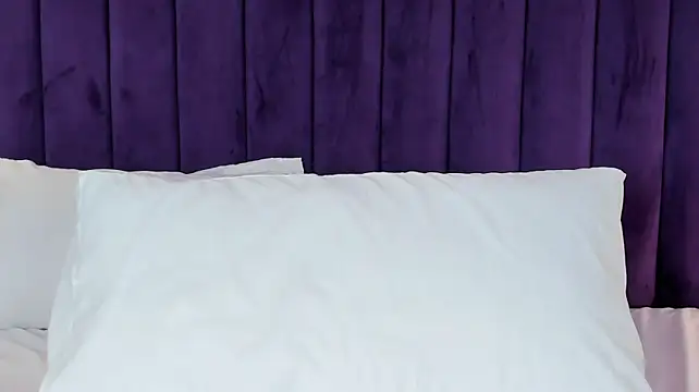 Mia_Celeste8 live cam preview