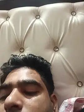SeemlyPose live cam