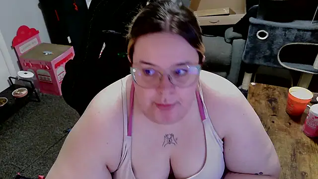 BBW-QUEENIE