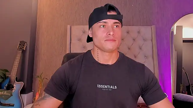 connorsmiith live cam on StripChat