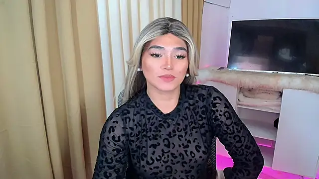 ScarletMoore live cam on StripChat