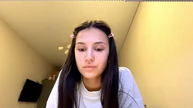 MarinaTuray live cam on StripChat