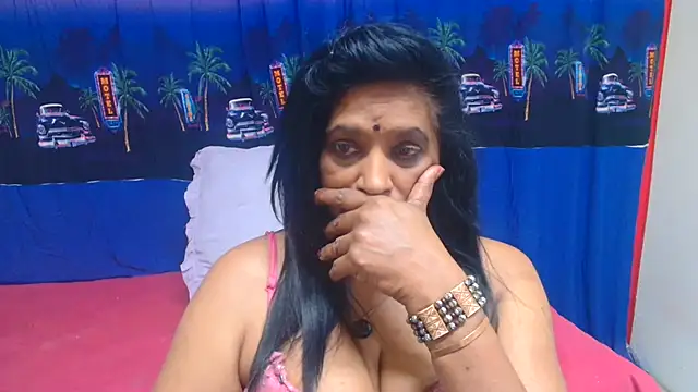 INDIANFUSION live cam on StripChat